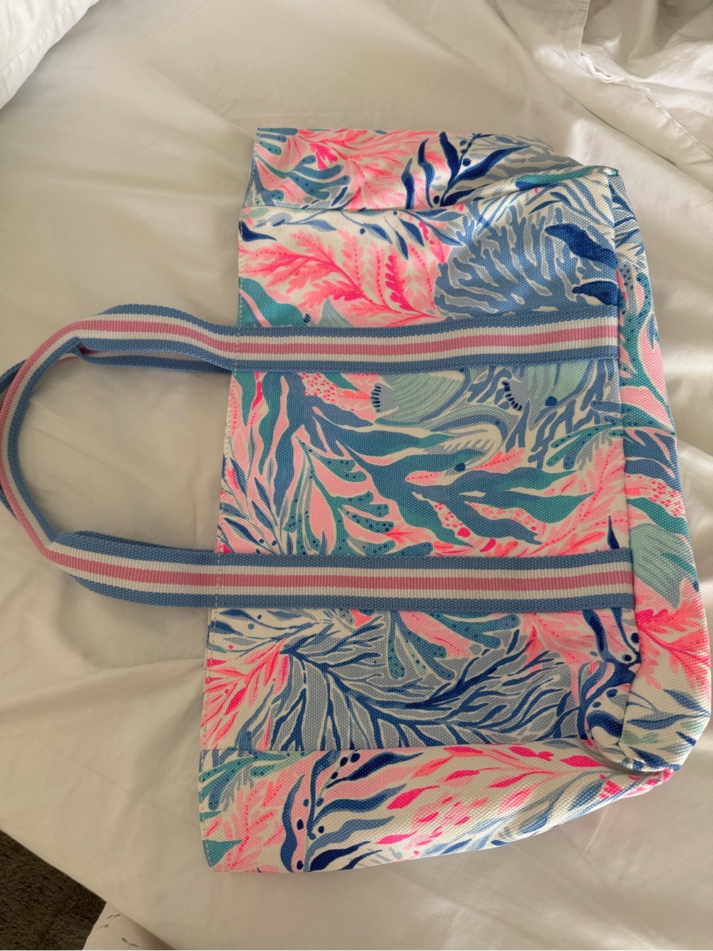 Colorful Lily Pulitzer Floral Print Tote Bag in Pink & Blue